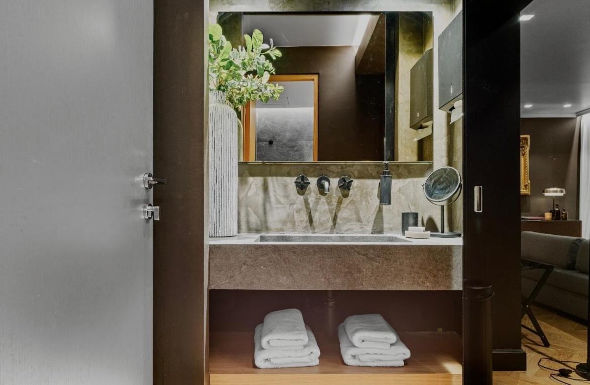 Nikiou Suites Luxury Residence Ateny Zewnętrze zdjęcie